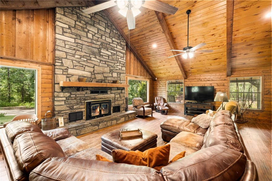 782 Rosie Wady Road, Gladewater, Texas