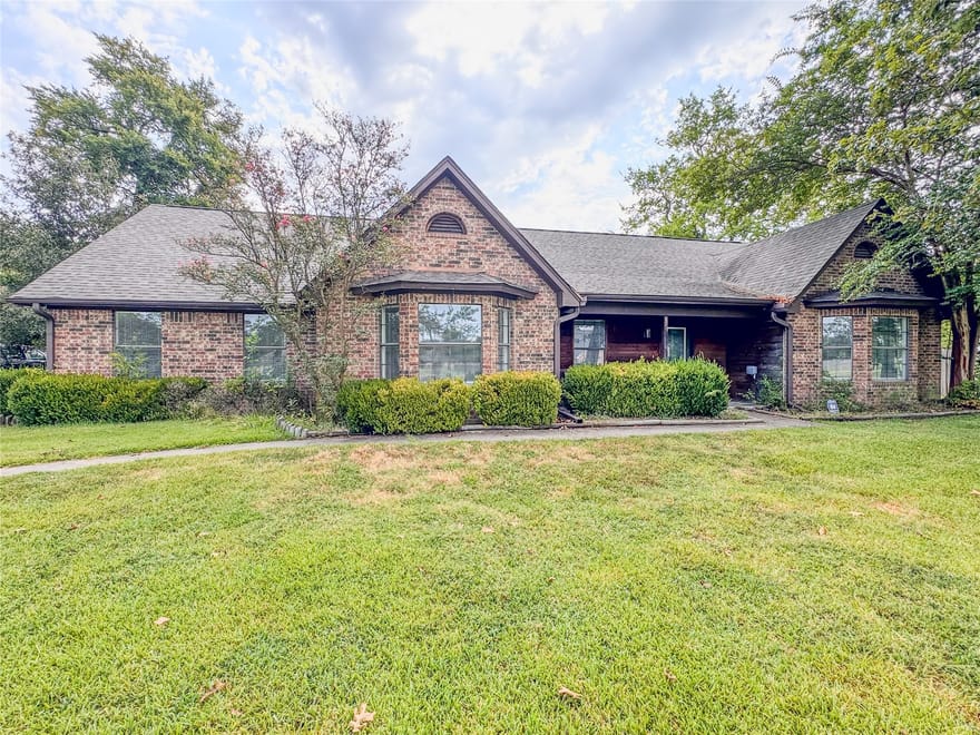 204 Briarwood Street, Sulphur Springs, Texas