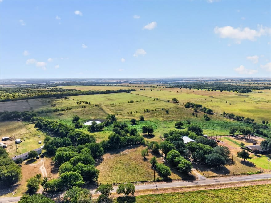 401 Dale Acres Road, Italy, Texas