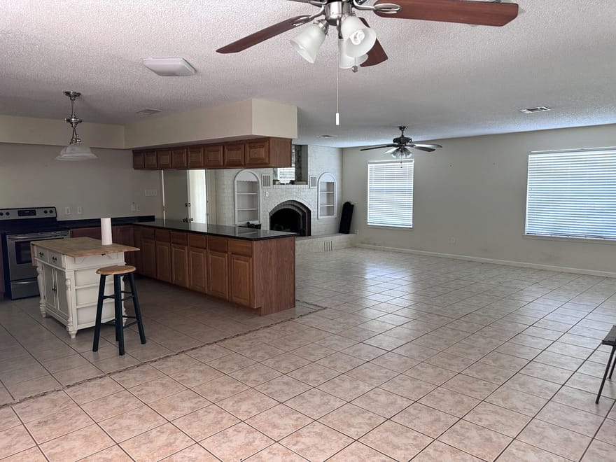 25145 Highway 321, Cleveland, Texas