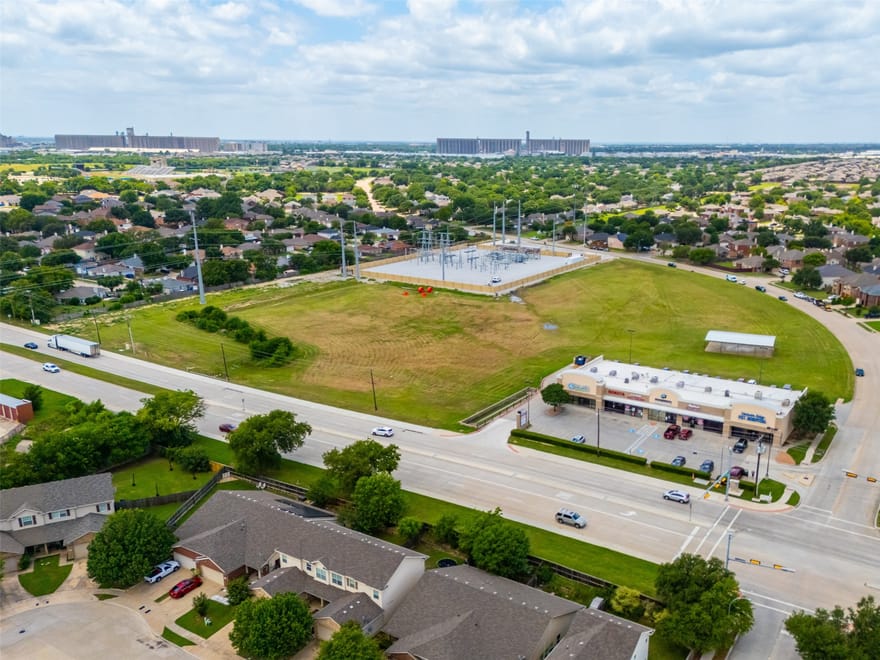 1051 Grand Central Parkway, Saginaw, Texas
