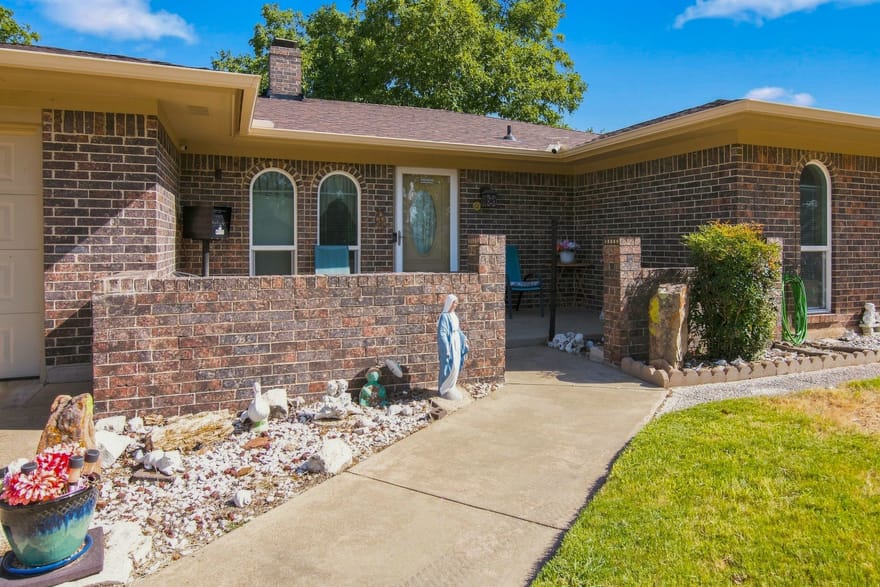 504 Panama Court, Granbury, Texas