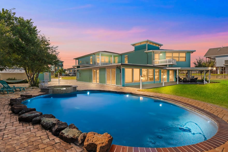 815 5th Street, Dickinson, Texas