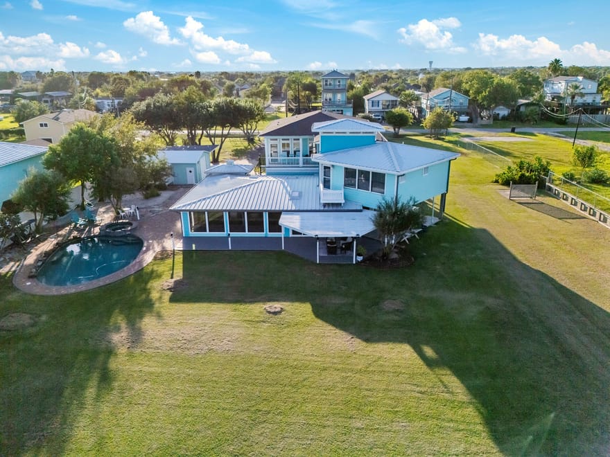 815 5th Street, Dickinson, Texas