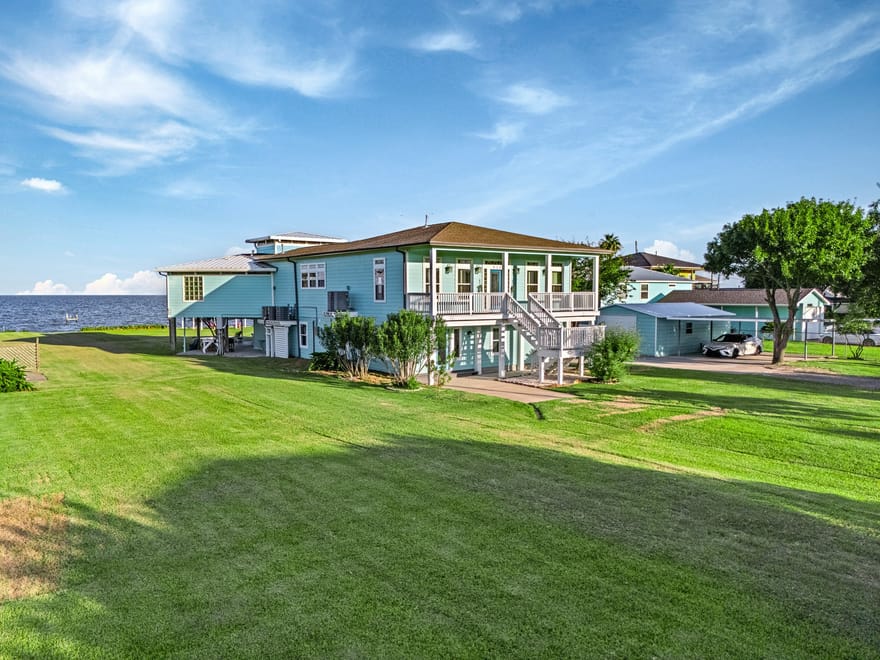 815 5th Street, Dickinson, Texas