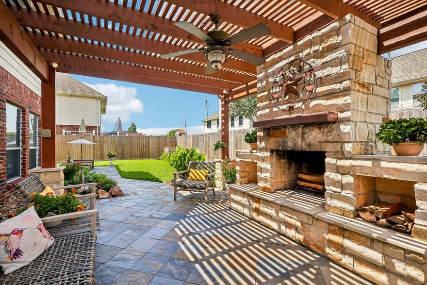 3914 Conroe Lake Court, Pearland, Texas