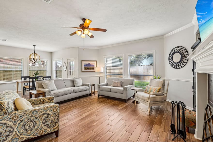 3914 Conroe Lake Court, Pearland, Texas