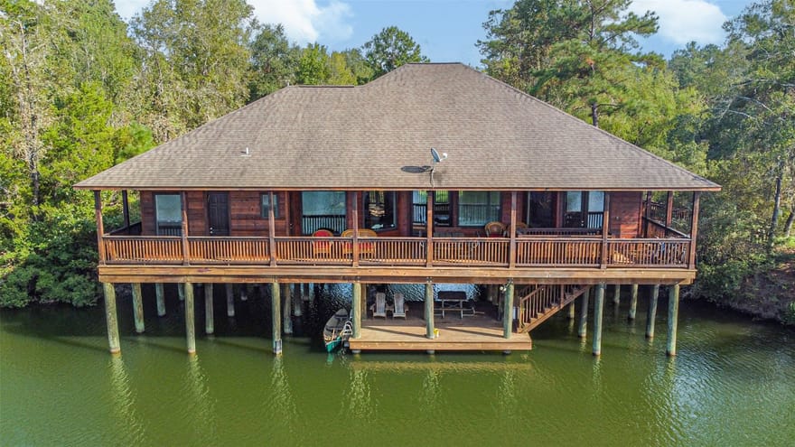 8 Smith Loop, Cleveland, Texas