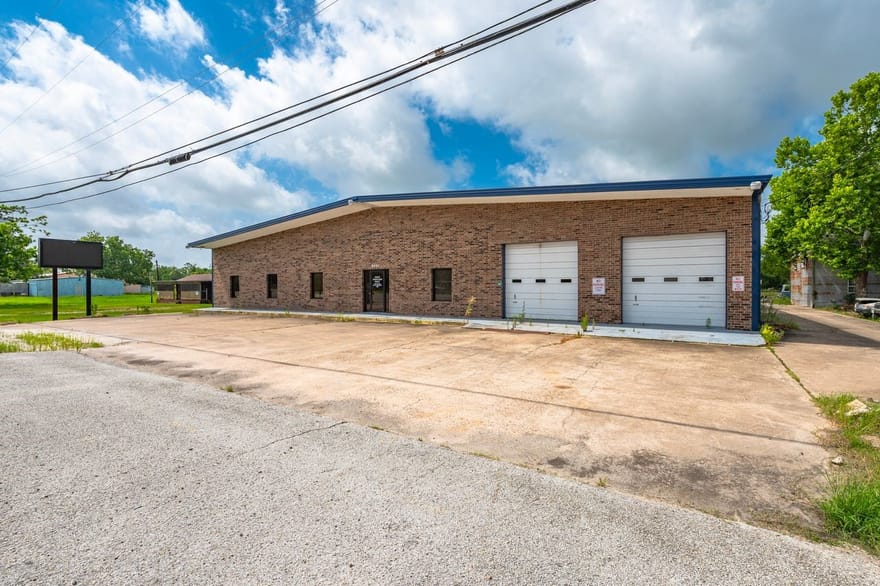 8621 Highway 6, Hitchcock, Texas