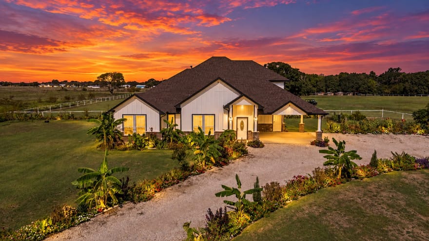233 Private Road, Wills Point, Texas