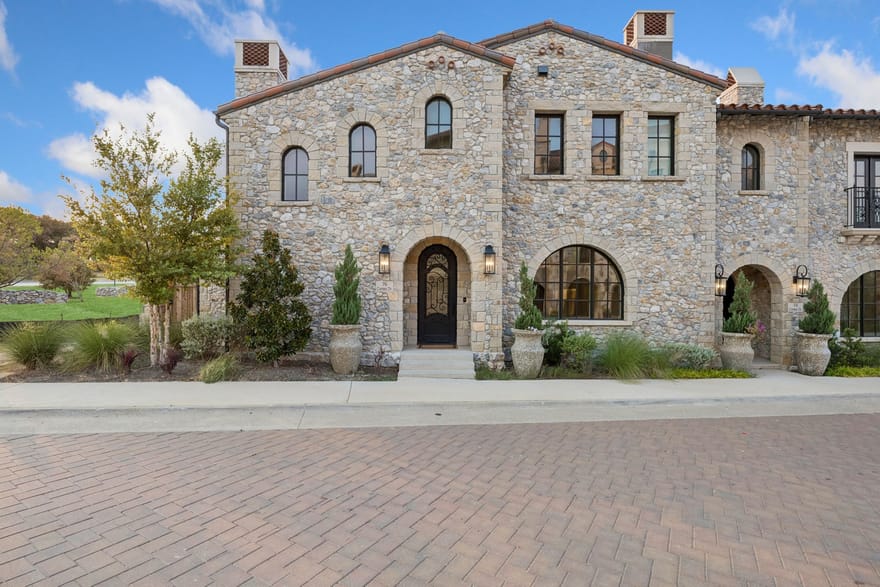 76 Cortes Drive, Westlake, Texas