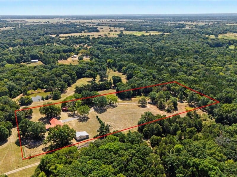 1816 County Road 2040, Ravenna, Texas