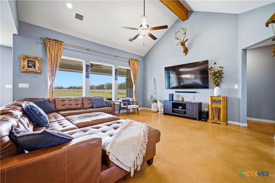 5476 County Road 427, Stockdale, Texas