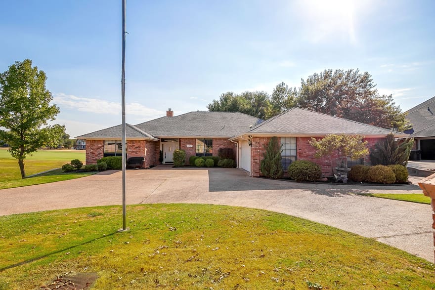 8810 Bellechase Road, Granbury, Texas