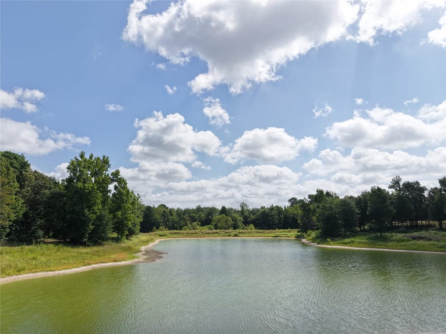 961 County Road 484, Palestine, Texas