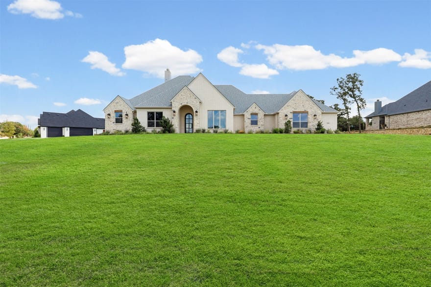 1656 Private Access 60200, Burleson, Texas