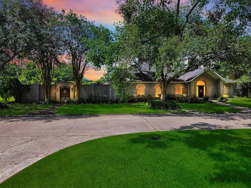 3 Bayou Bend, Beaumont, Texas