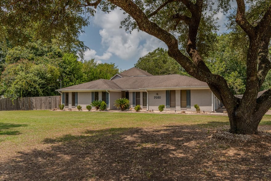 7050 Guess Road, Beaumont, Texas