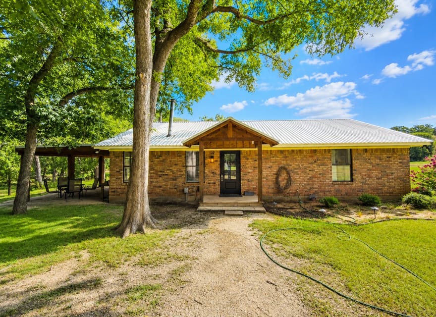 101 Rose Way, Aquilla, Texas