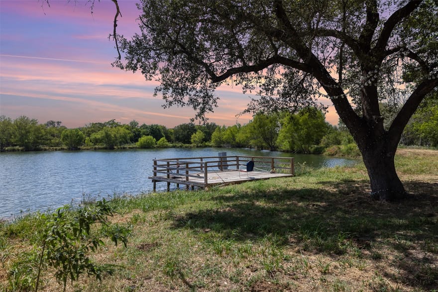 4242 Fm 1680, Waelder, Texas