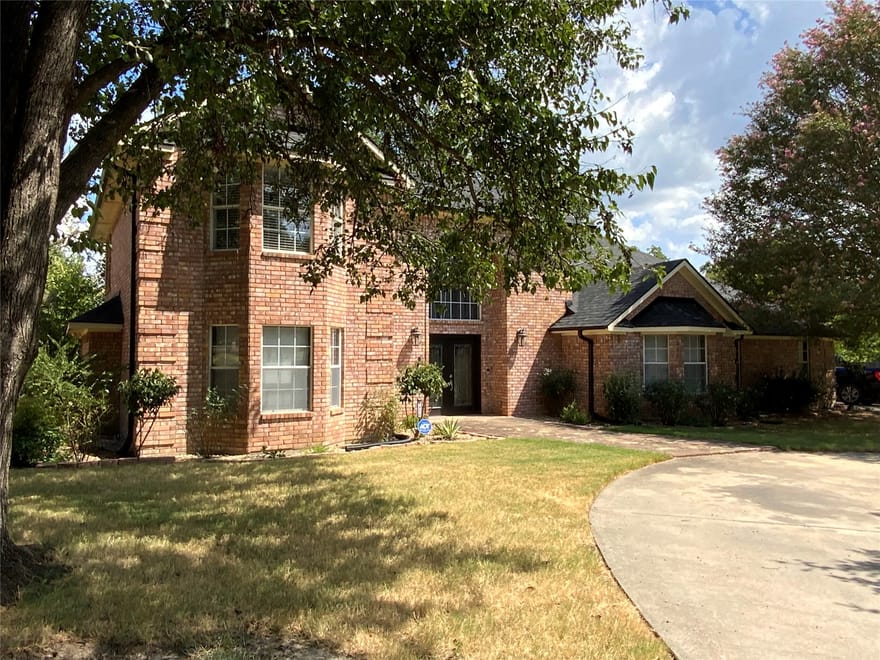 2020 Arbor Bend Street, Bonham, Texas