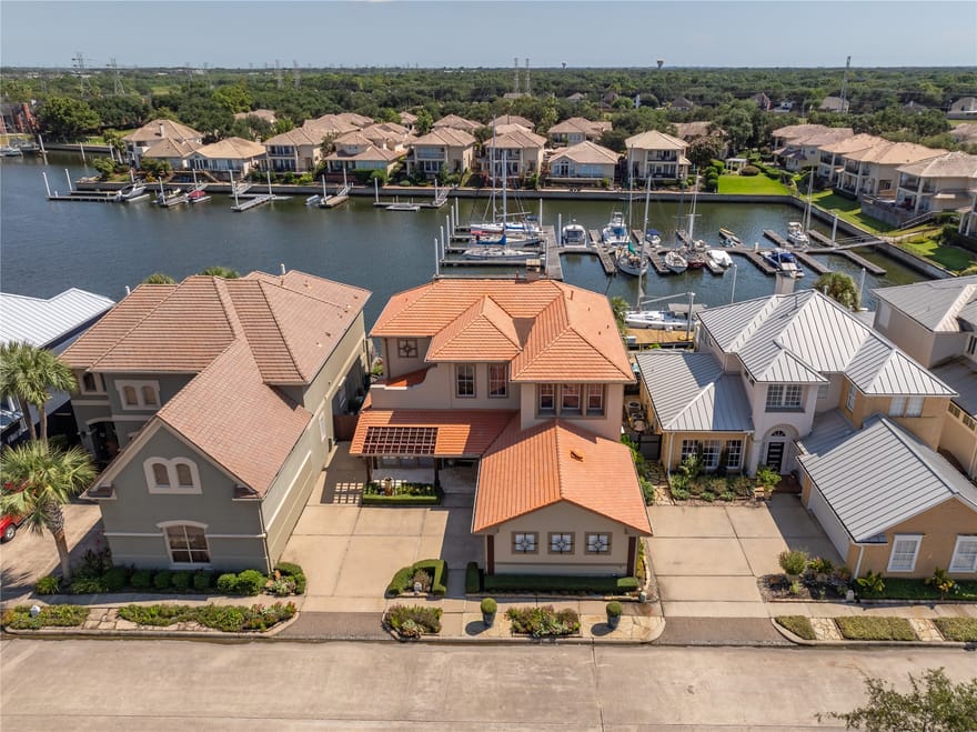 529 Southport Lane, Kemah, Texas