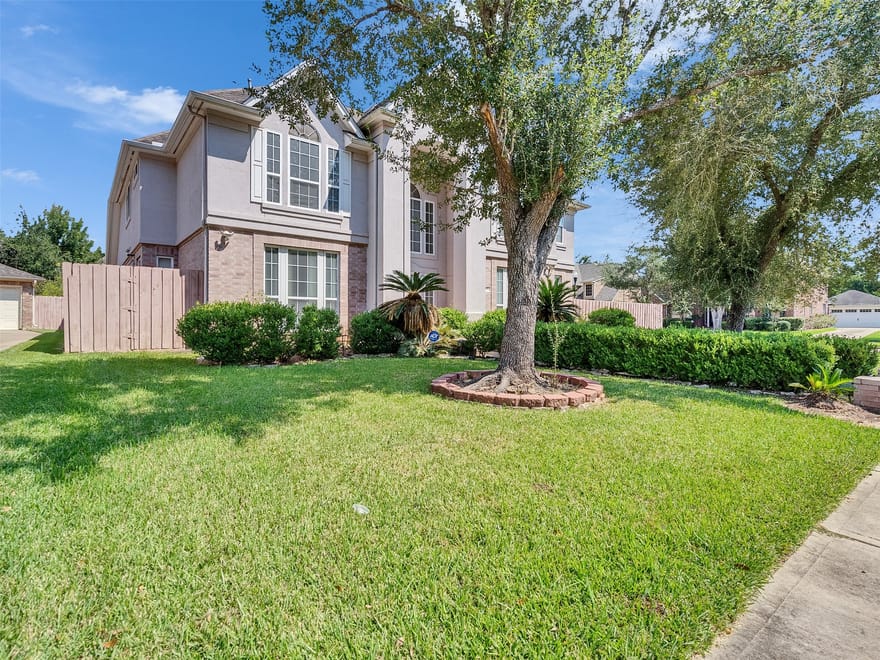 3902 Breaux Bridge Lane, Sugar Land, Texas