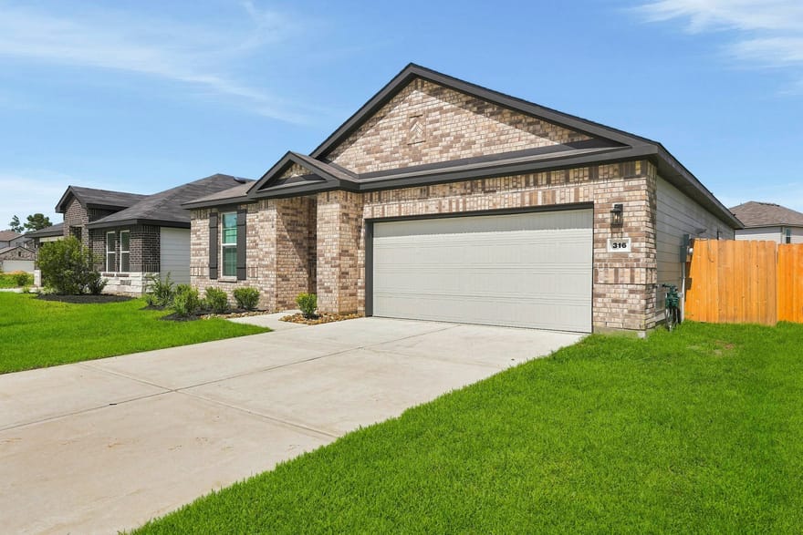 316 Tall Birch Drive, Hockley, Texas