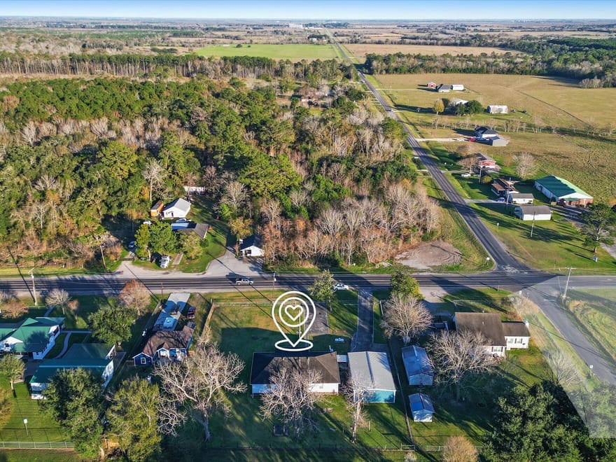 9313 State Highway 61, Hankamer, Texas
