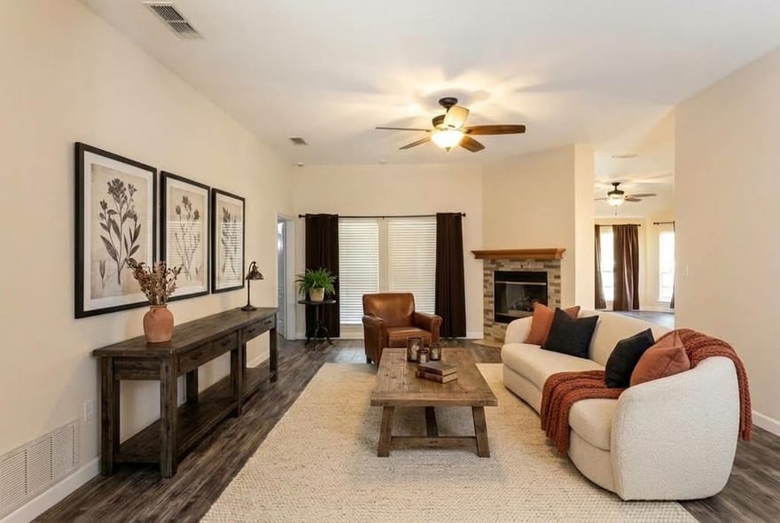 3904 Santa Cruz Street, Granbury, Texas