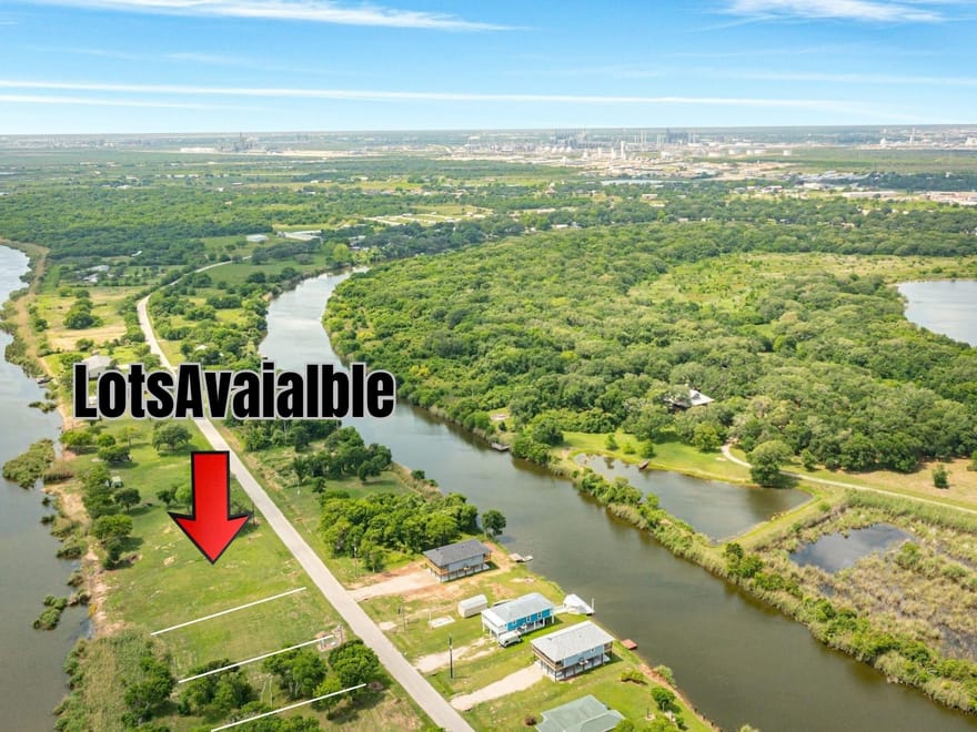 Duncan Dr, Oyster Creek, Texas