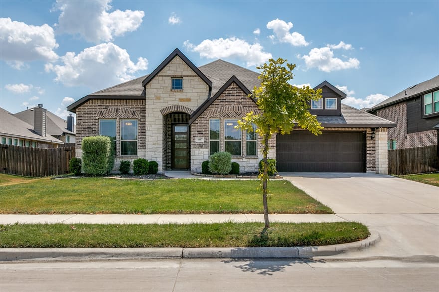 1007 Creekhaven Lane, Mansfield, Texas