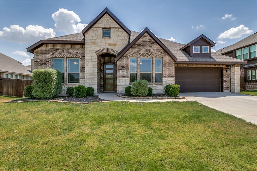 1007 Creekhaven Lane, Mansfield, Texas