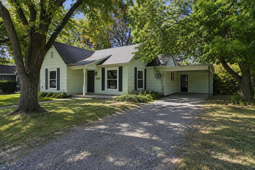 1031 Ritchey Street, Gainesville, Texas