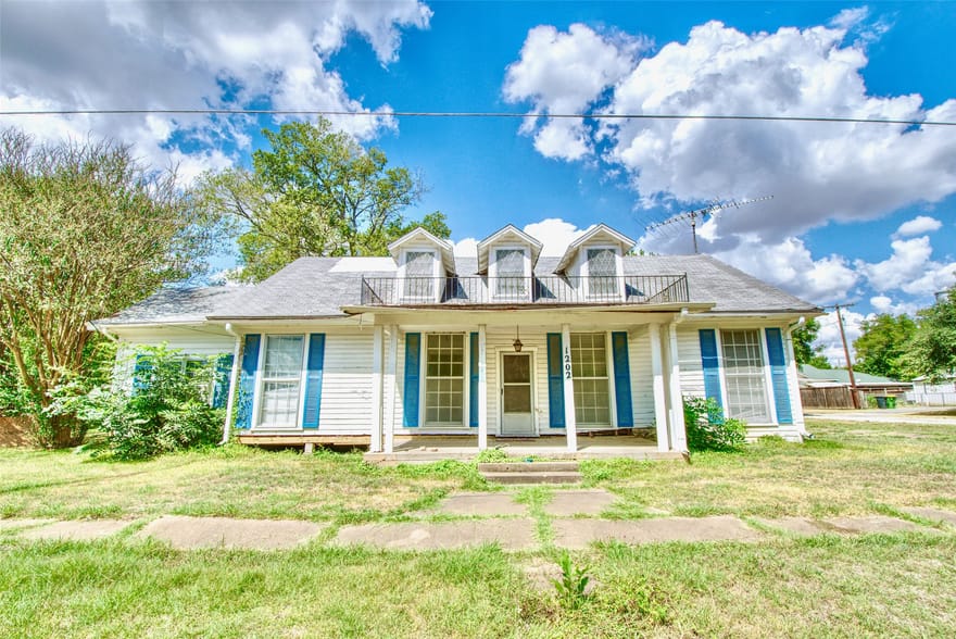 1202 Tyler, Thornton, Texas