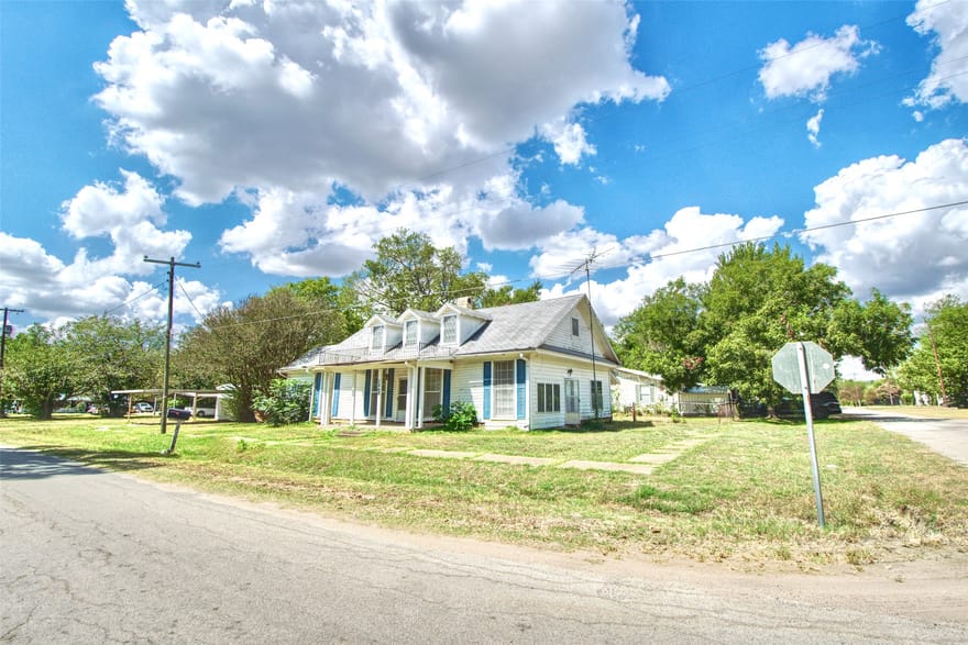 1202 Tyler, Thornton, Texas