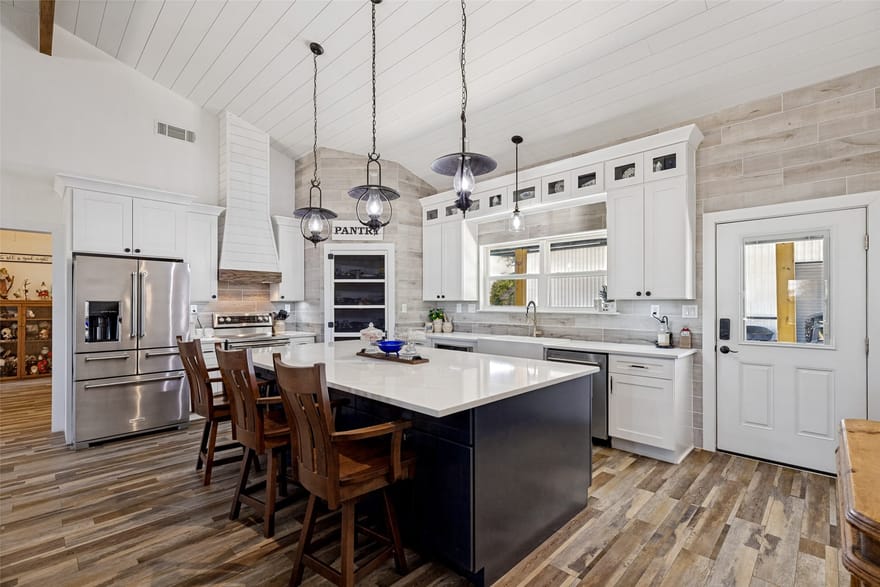225 County Road 286, Collinsville, Texas