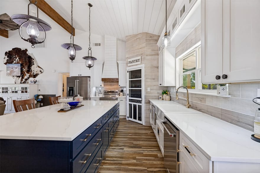 225 County Road 286, Collinsville, Texas