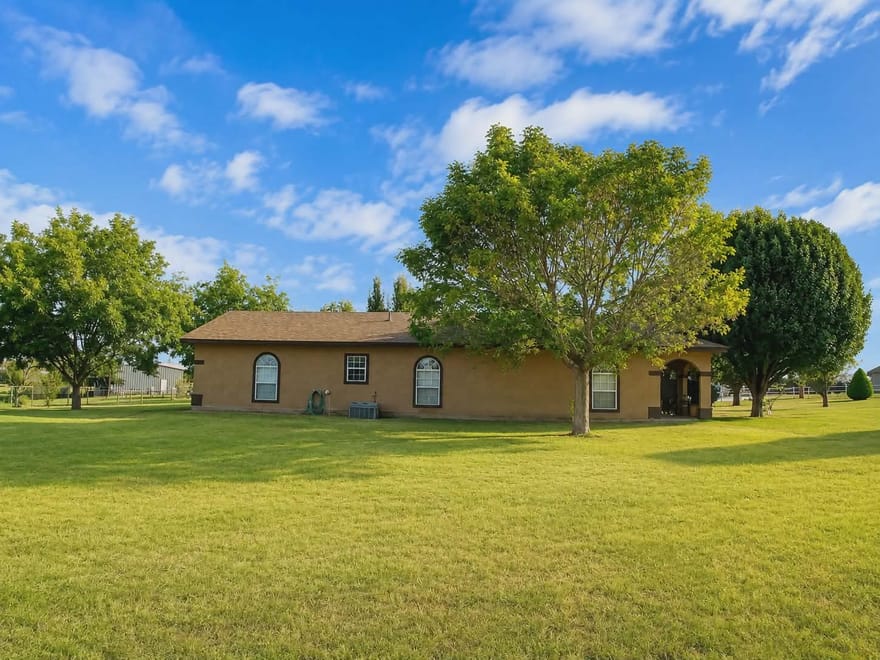 3711 Dove Creek Road, Cleburne, Texas