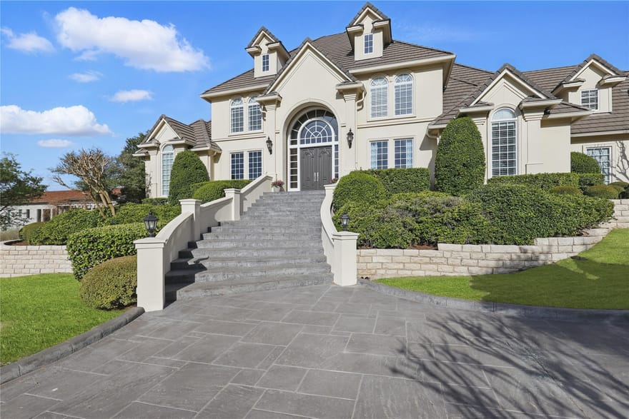 6800 Oak Hill Drive, Fort Worth, Texas