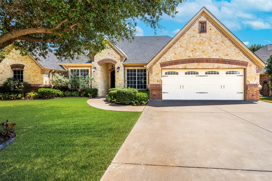 3224 Ferry Boat Lane, Granbury, Texas