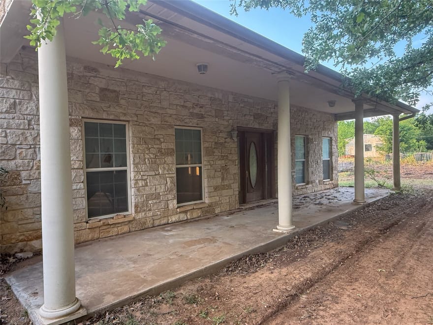 1700 Don Lee Road, Joshua, Texas
