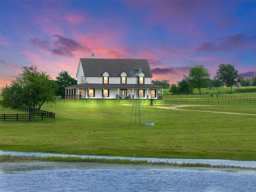 1725 Stokes Rd, New Ulm, Texas