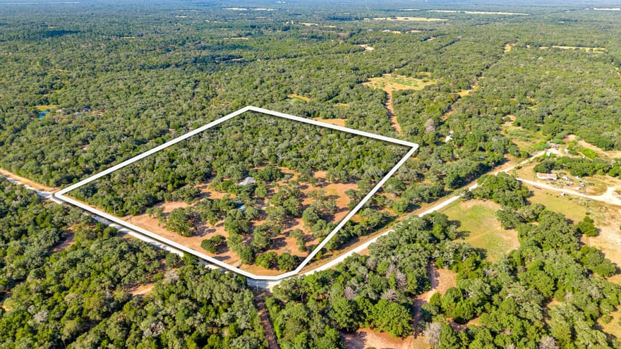 1079 Private Road 1051, Hallettsville, Texas