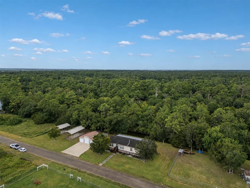 52 County Road 302, Alvin, Texas