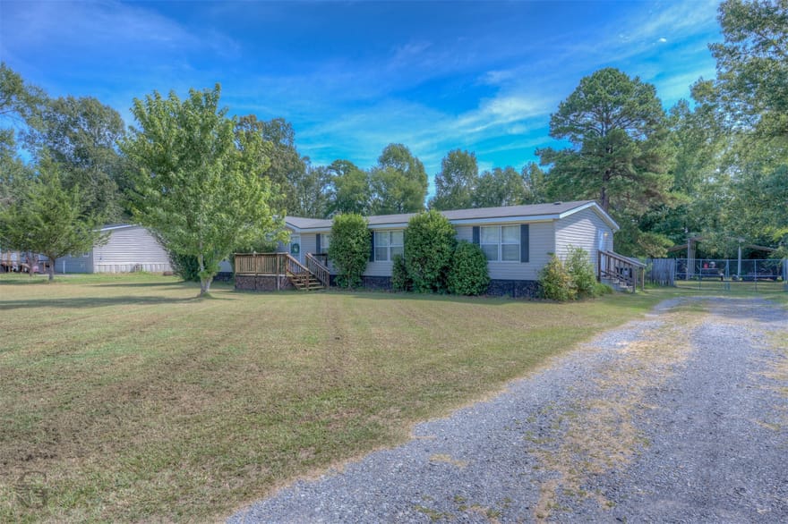 208 Bent Oak Drive, Stonewall, Louisiana