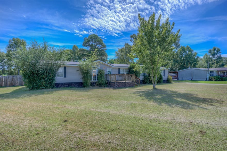 208 Bent Oak Drive, Stonewall, Louisiana