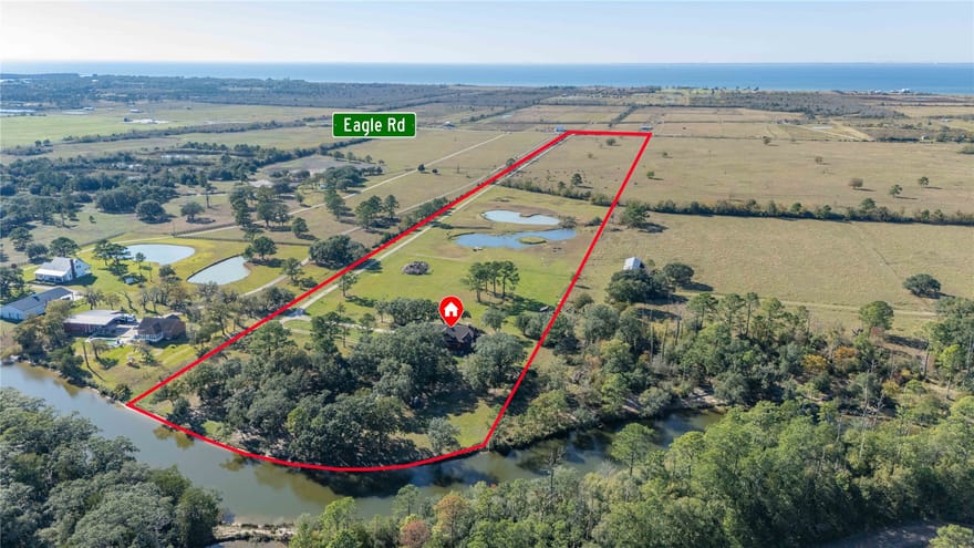 6641 S Eagle Road, Anahuac, Texas