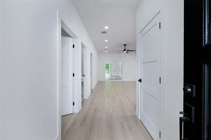 414 Peach Point Lane, Trinity, Texas