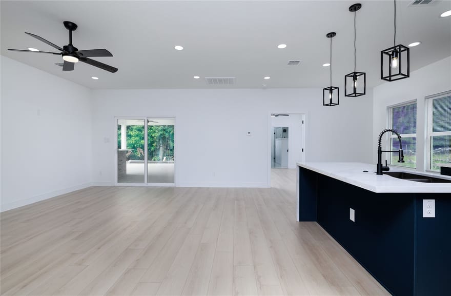 414 Peach Point Lane, Trinity, Texas